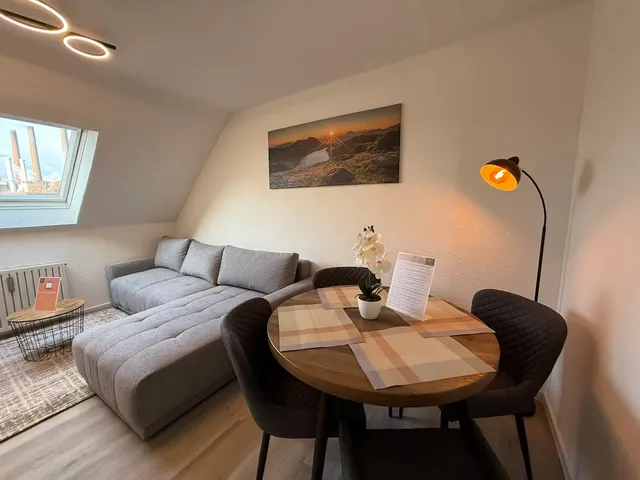 Wohnzimmer mit Esstisch