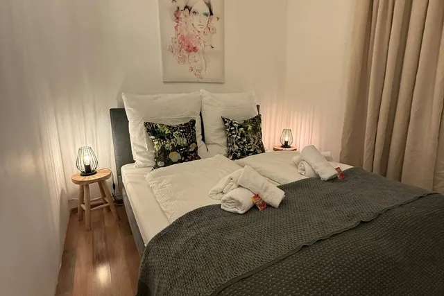 Schlafzimmer mit Handtüchern