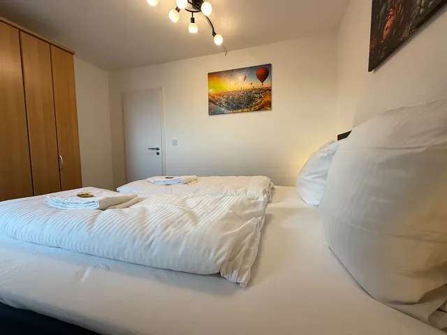 Doppelbett im Schlafzimmer