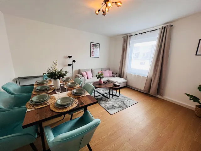 Wohnzimmer mit Essplatz
